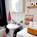 Nestor Apartment-near Historical Centre شقة *