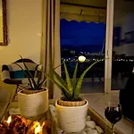 Nestor Apartment-near Historical Centre شقة كالاماتا
